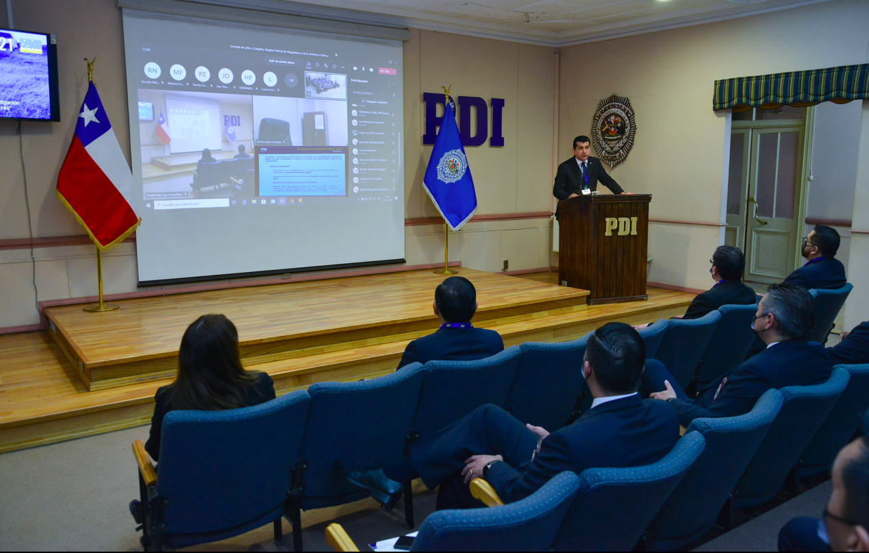 Región Policial de Magallanes realizó capacitación con expositores del FBI, la PDI y la Seremi de la Mujer