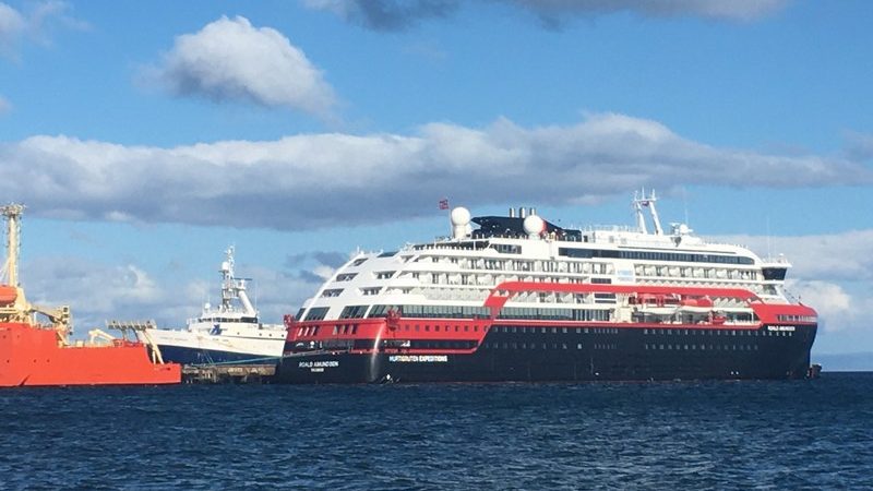 Empresa Portuaria Austral informa zarpe de crucero Roald Amundsen desde Punta Arenas rumbo a la Antártica