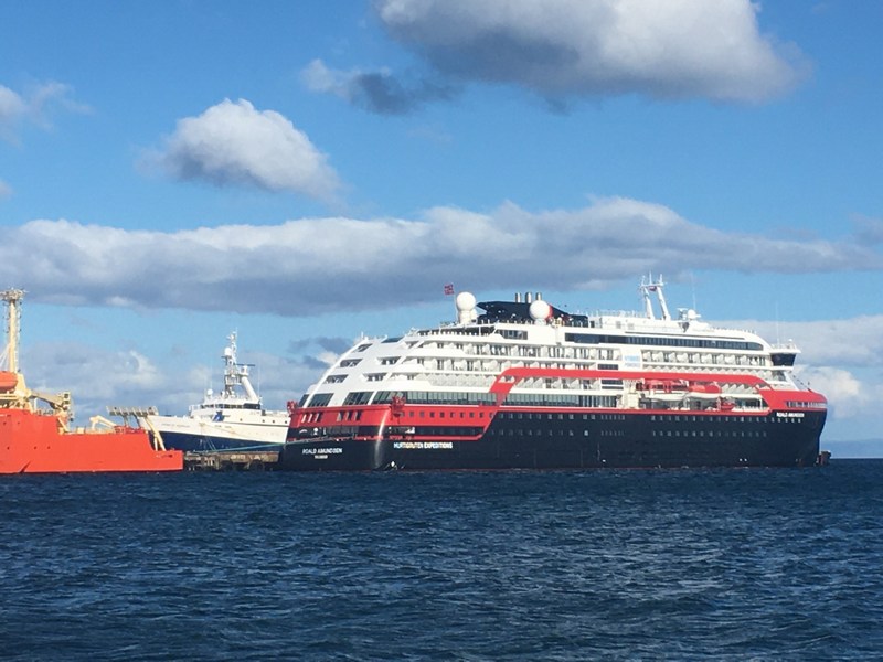 Empresa Portuaria Austral informa zarpe de crucero Roald Amundsen desde Punta Arenas rumbo a la Antártica