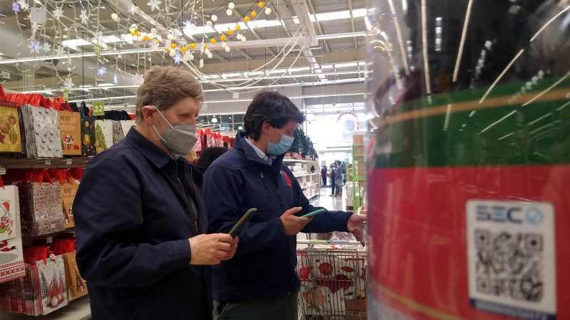 SEREMI de Energía y SEC Magallanes fiscalizan venta de luces navideñas