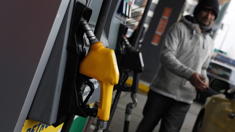 Desde este jueves rige aumento en el precio de los combustibles, informa ENAP