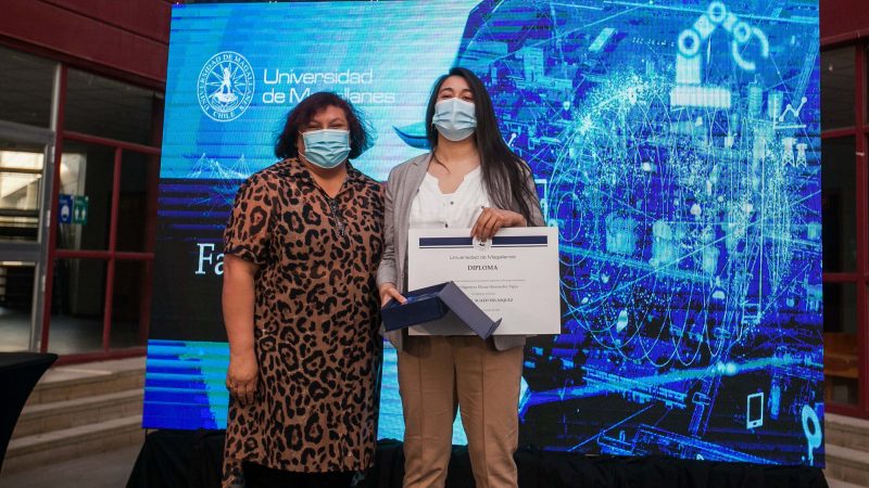 Académicas de Ingeniería UMAG instauran premio en homenaje a la primera ingeniera titulada en Magallanes