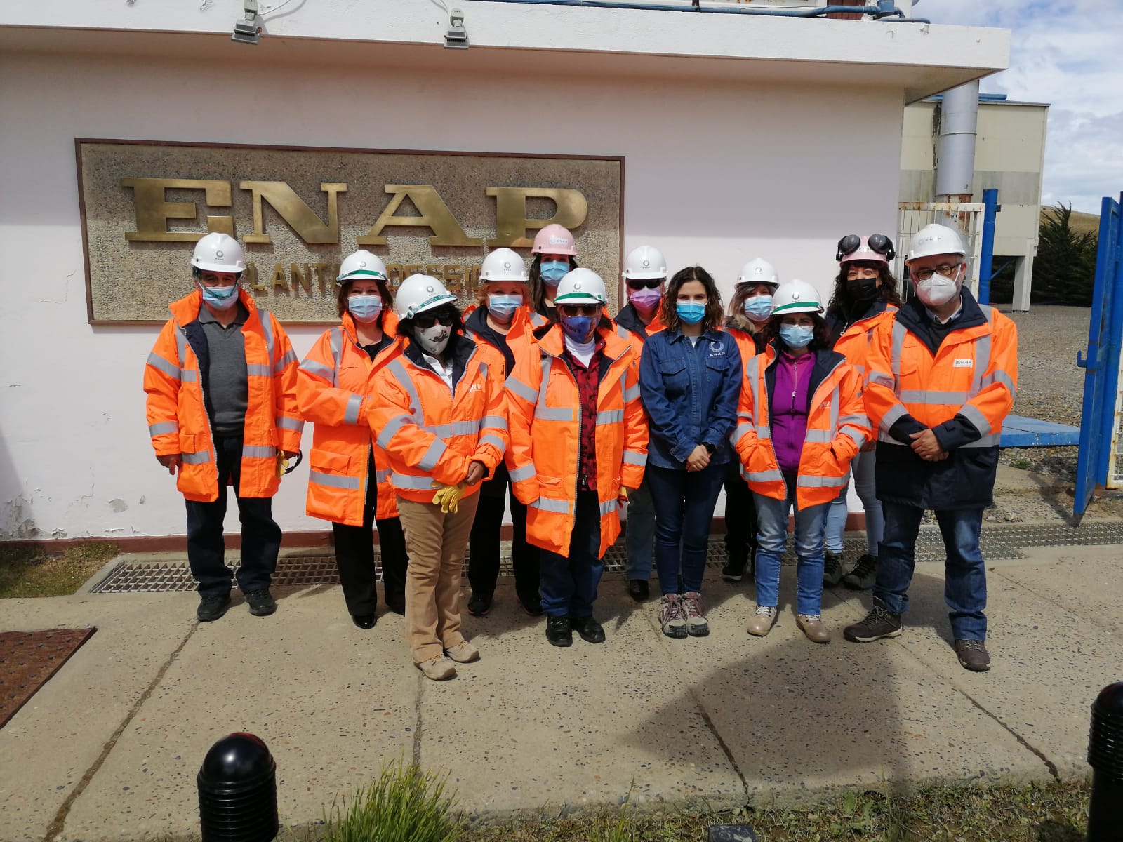 Dirigentes vecinales de Punta Arenas conocieron las operaciones de Enap en Posesión