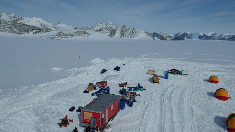 Apertura de la estación polar científica conjunta Glaciar Unión en la Antártica
