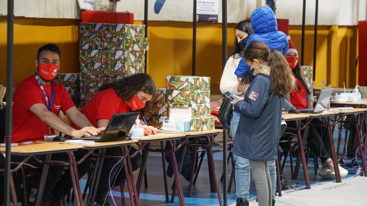 Municipalidad de Punta Arenas entregará regalos de Navidad atrasados esta semana