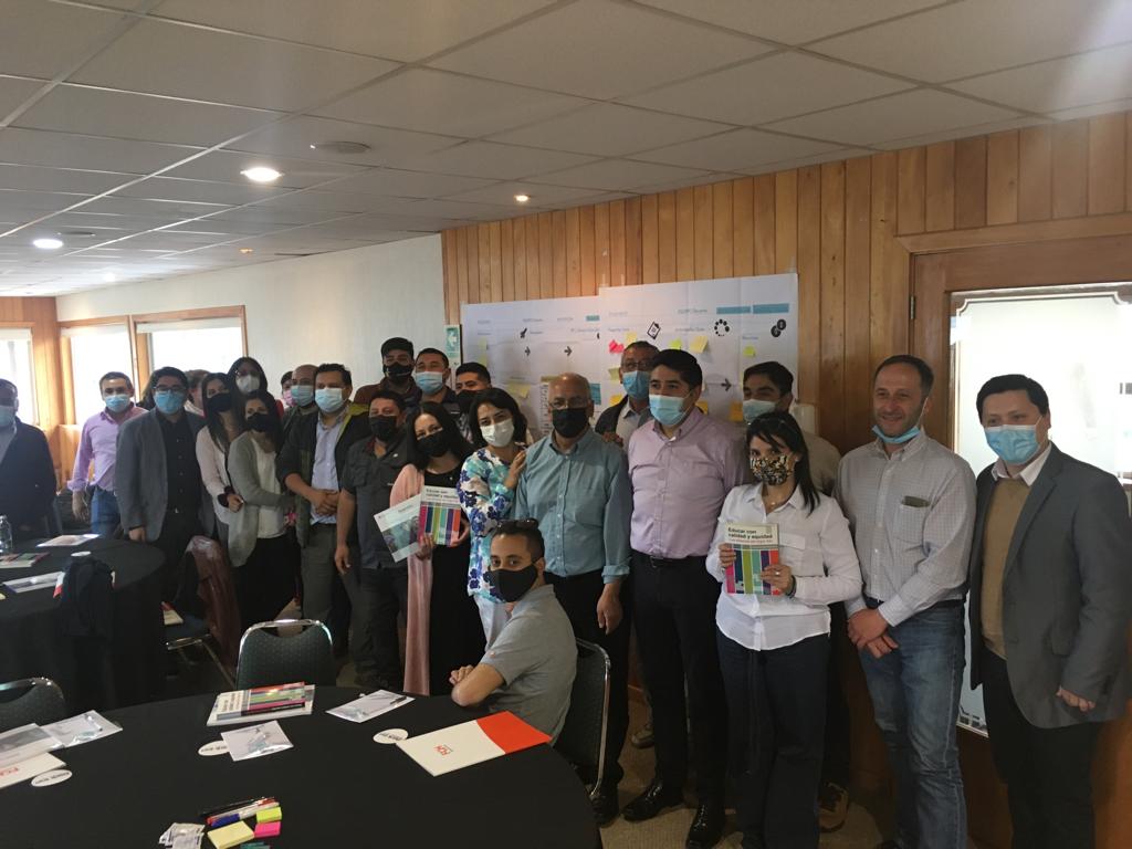 Más de 40 docentes de Llanquihue se capacitan en innovadora metodología de aprendizaje cooperativo basado en retos