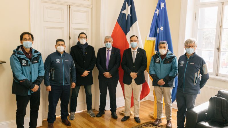 Rector de la Universidad Austral de Chile visita la Región de Magallanes y coordina acciones con autoridades e instituciones de la zona