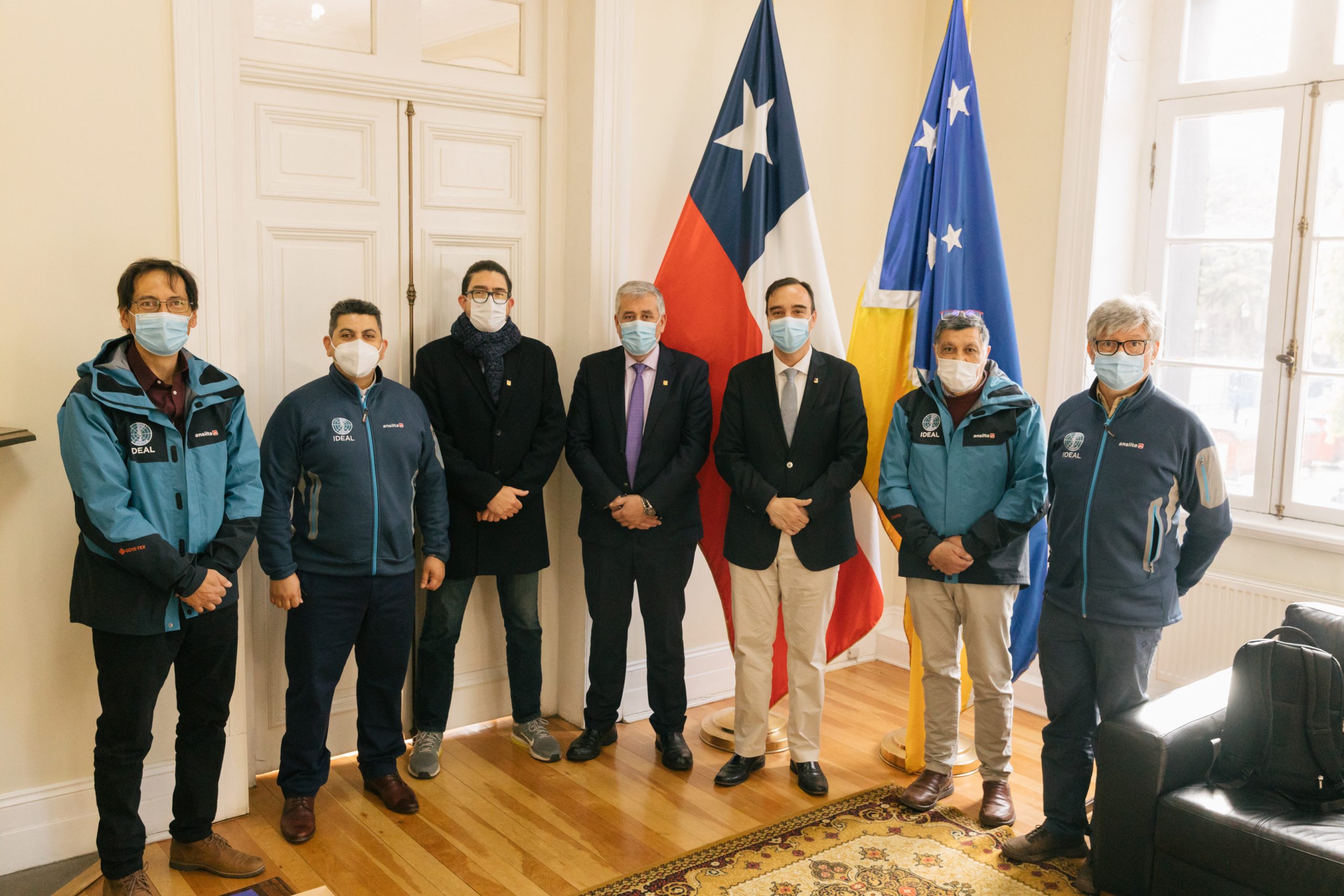 Rector de la Universidad Austral de Chile visita la Región de Magallanes y coordina acciones con autoridades e instituciones de la zona