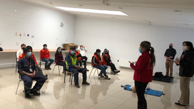 40 personas terminaron con éxito el curso de primeros auxilios básicos impartido por el Instituto de Seguridad Laboral (ISL)