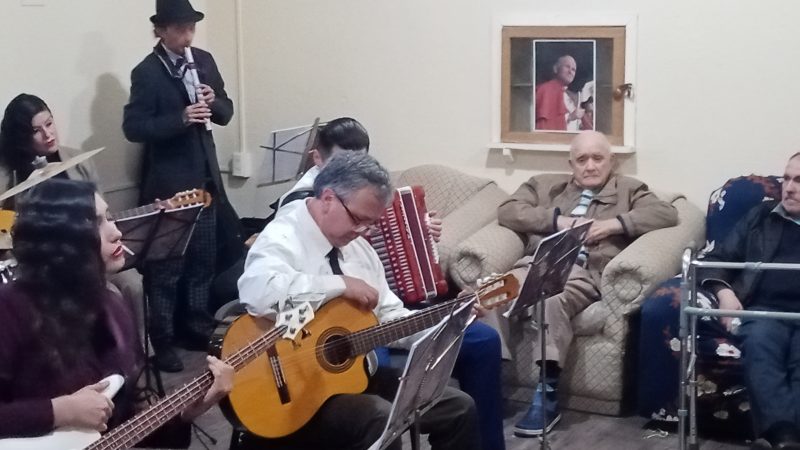 Grupo Hoshken lleva la música y la cultura a la Casa del Samaritano de FIDE XII