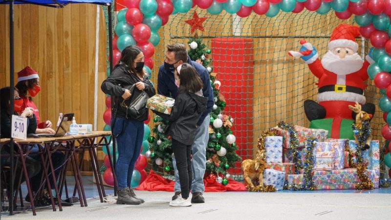 Hasta este viernes se extiende la entrega de regalos de navidad para 4.700 niños de Punta Arenas