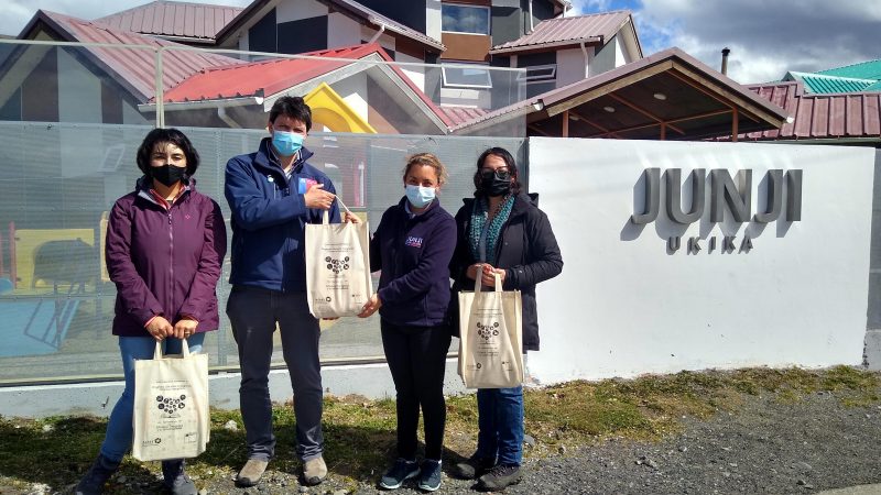 Jardín Infantil y Sala Cuna “Ukika” de Puerto Williams recibe material educativo sobre energía y eficiencia energética