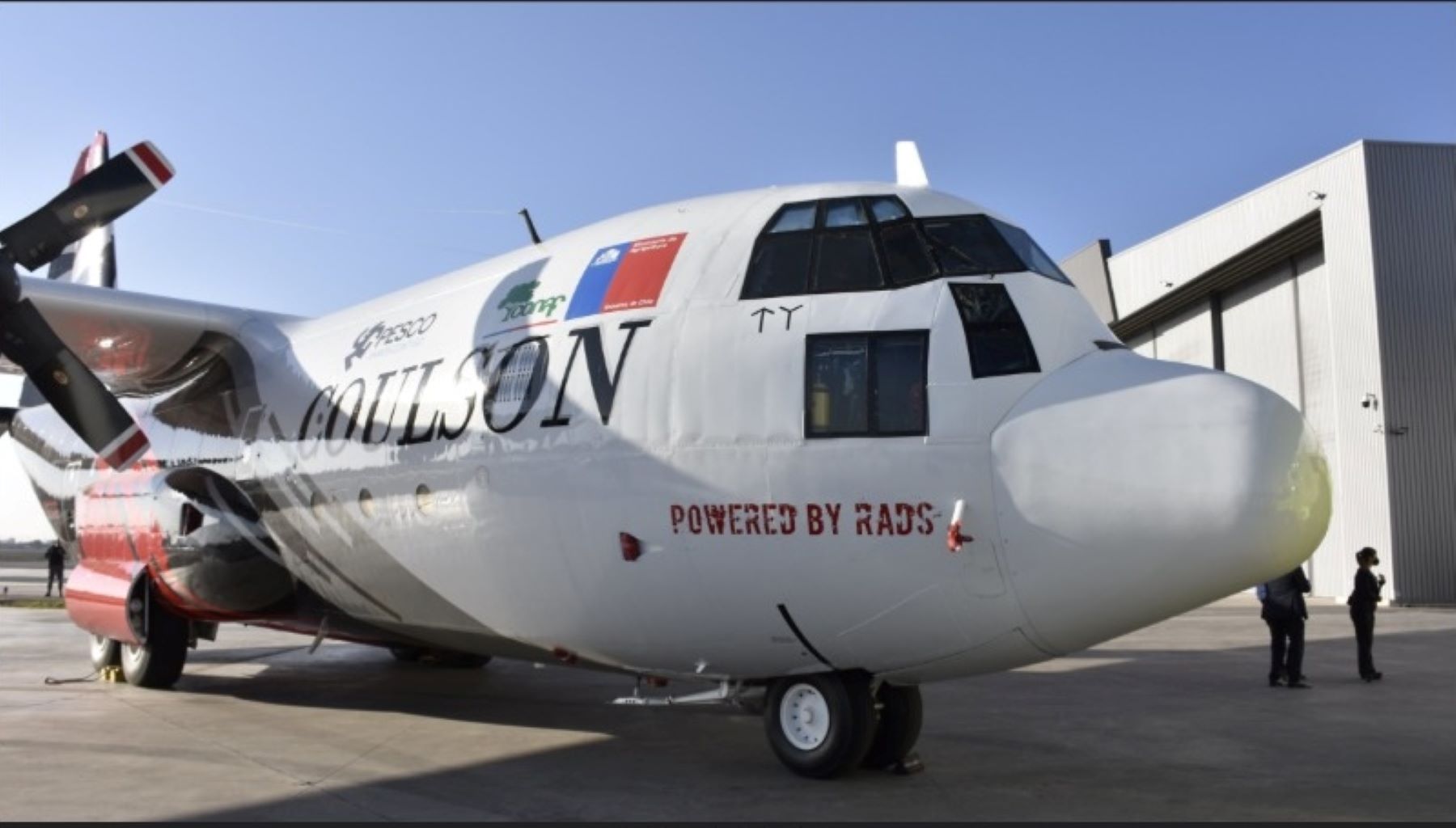 CONAF envía Hércules C130 para apoyar control de incendio en Tierra del Fuego