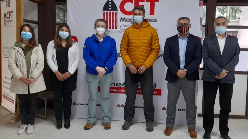 Ministro de Ciencias se interiorizó del trabajo que realiza el CFT Estatal de Magallanes