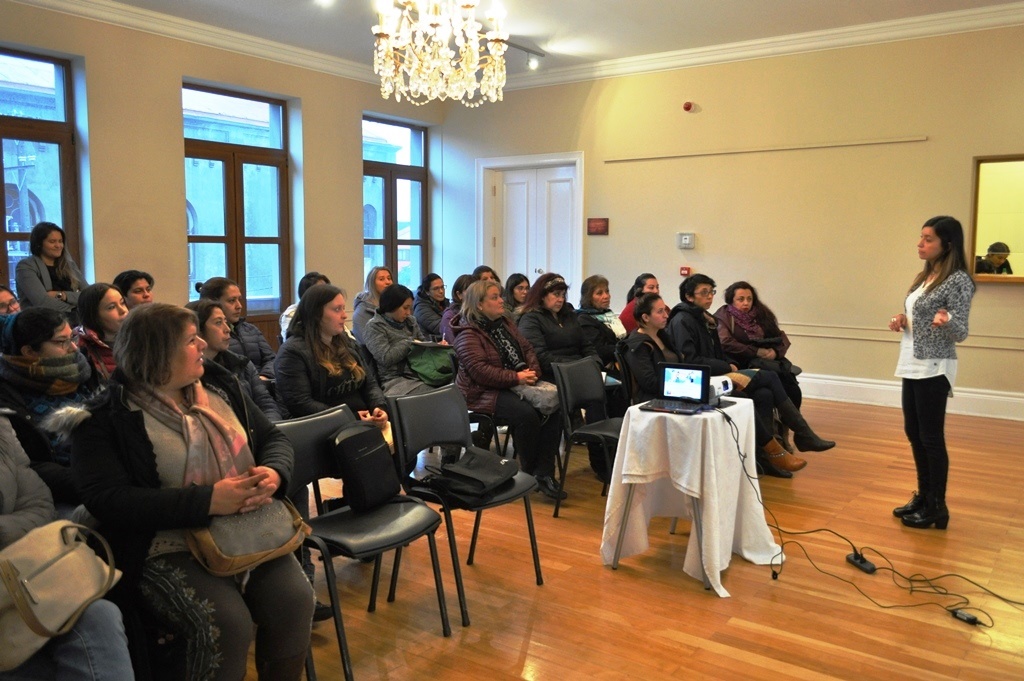 Abren llamado a postular al programa “Mujeres jefas de hogar” en Punta Arenas y Natales