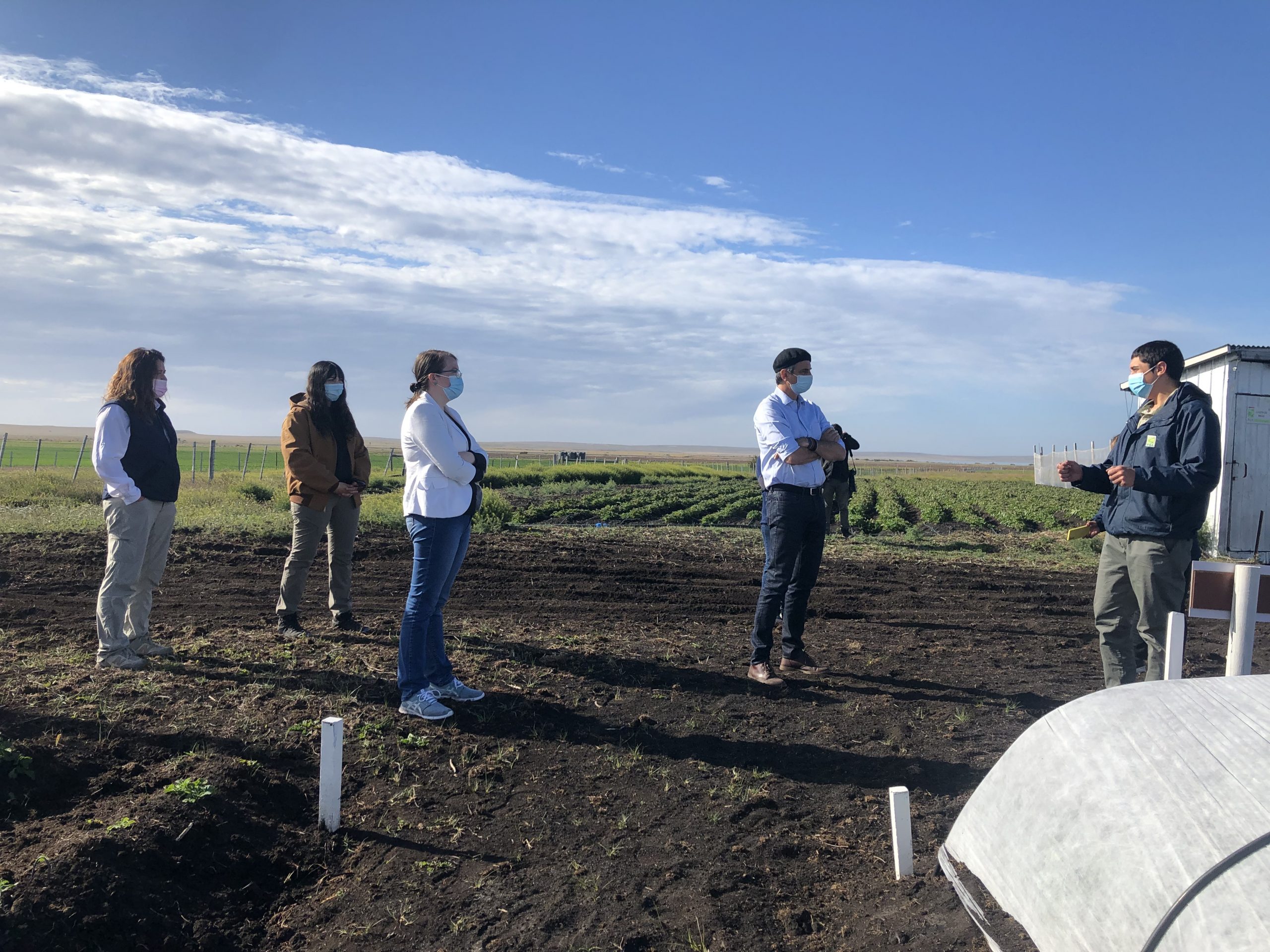 Ministro de Ciencias: “Un privilegio poder visitar este centro y ver cómo la investigación aplicada tiene un impacto al desarrollo del país”