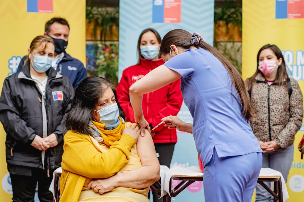 Magallanes da inicio a vacunación con 4° dosis para personas inmunocomprometidas