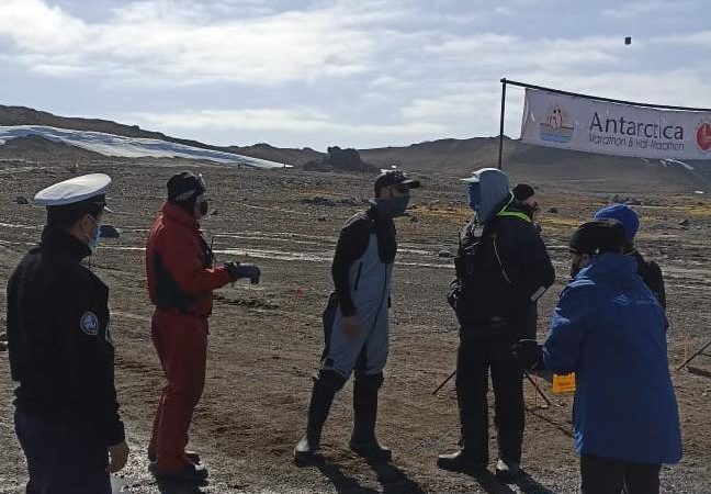 Gobernación Marítima de la Antártica chilena coordinó en Maratón Antártica» efectuada en isla Rey Jorge