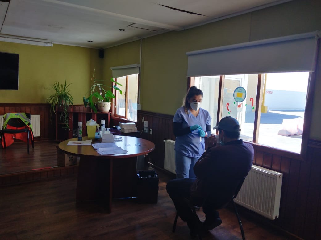 Epaustral realiza aplicación preventiva de test de antígeno Covid-19 a equipo de trabajadores