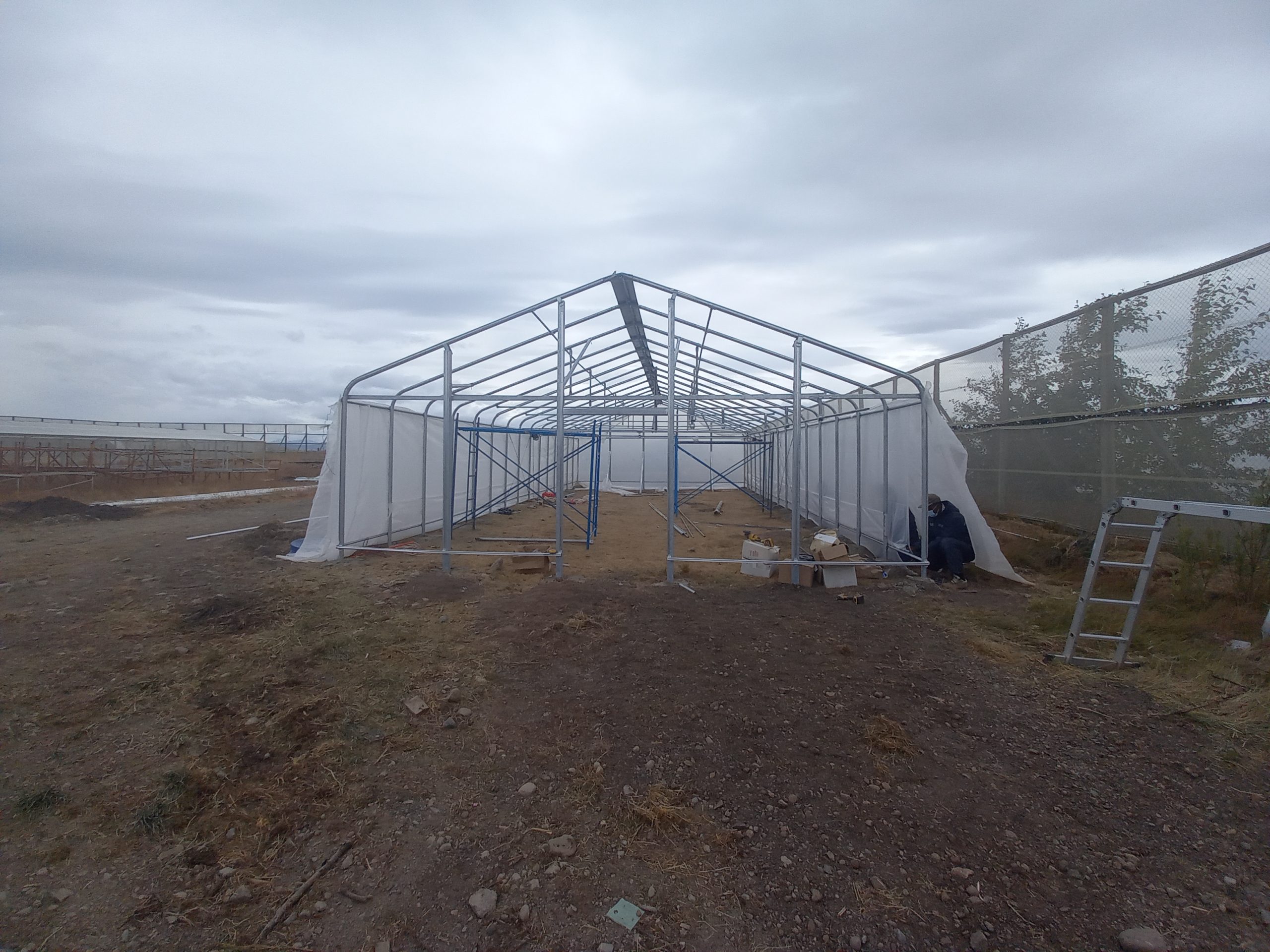 Se construye invernadero experimental en Puerto Natales, con energías renovables no convencionales