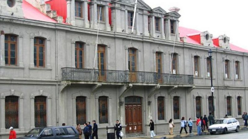 Gobierno Regional de Magallanes aporta 76 millones de pesos para combatir incendio en Timaukel