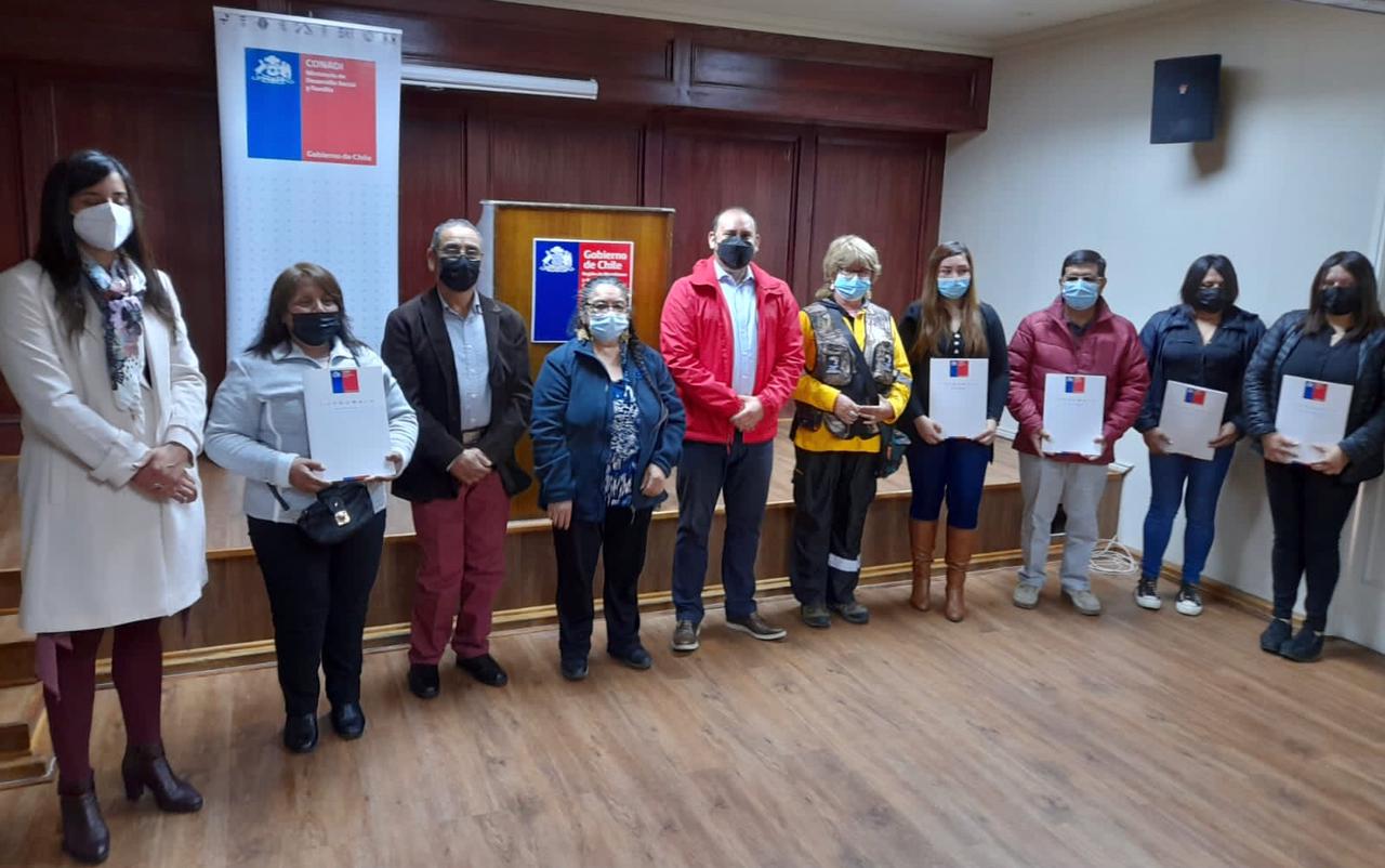 Director Nacional de Conadi entregó $225 millones en subsidios de tierra para familias Kawésqar y Mapuche de la Región de Magallanes