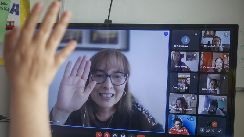 33 adultos se certificaron en Lengua de Señas gracias a programa del Municipio de Punta Arenas