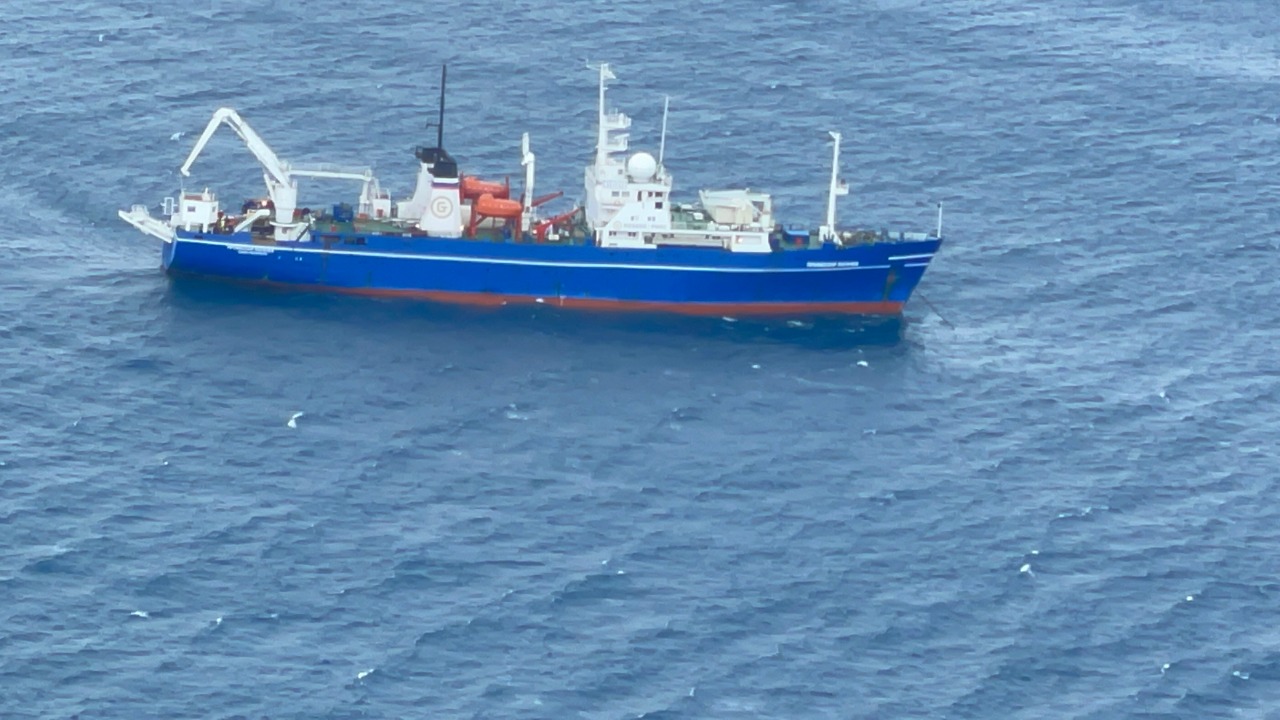 Varada de buque de carga ruso en la Antártica, activó sistema de emergencia marítima