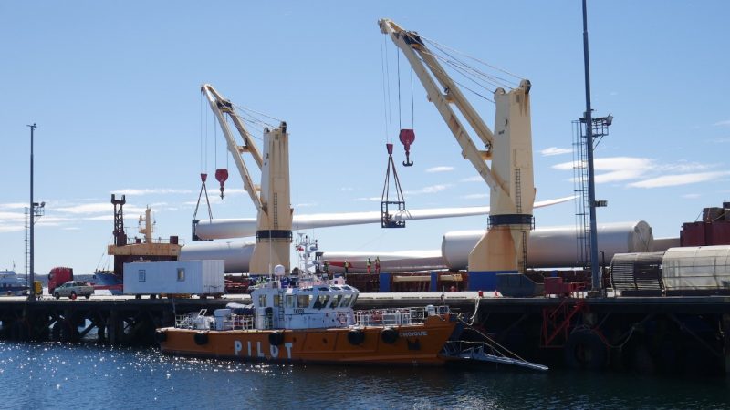 Ya está en Punta Arenas turbina eólica para planta demostrativa de HIF en la región de Magallanes