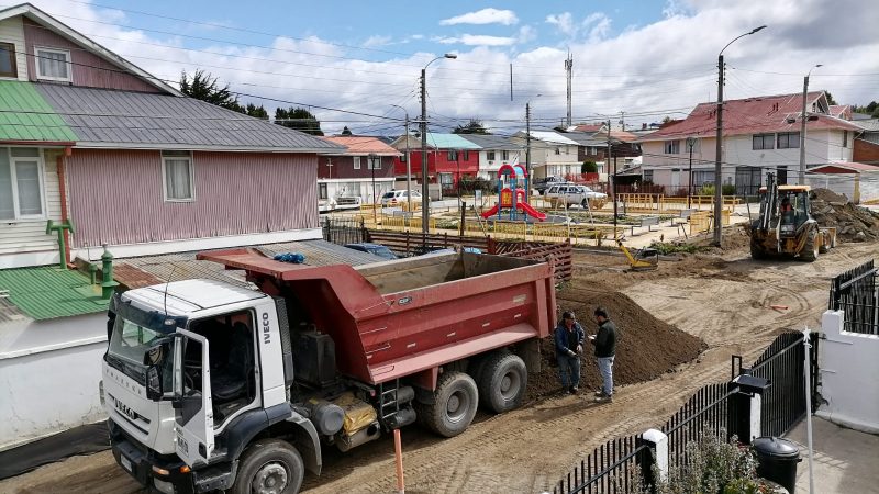 Trabajos de pavimentación se efectúan en población Capremer, sector sur de Punta Arenas