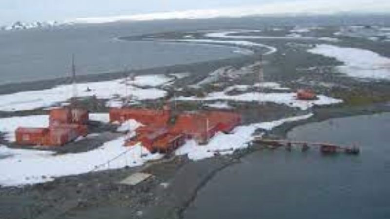 A 75 años de la fundación de la base naval antártica Arturo Prat y proyección nacional en el territorio chileno antártico