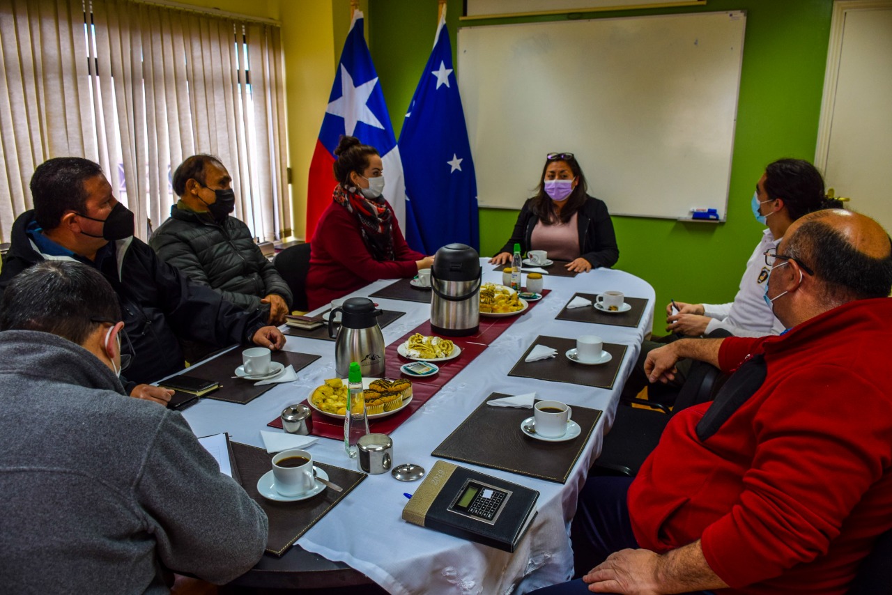 En primeras actividades de su gestión: Delegada Provincial de Antártica Chilena se reúne con organizaciones sociales de Puerto Williams