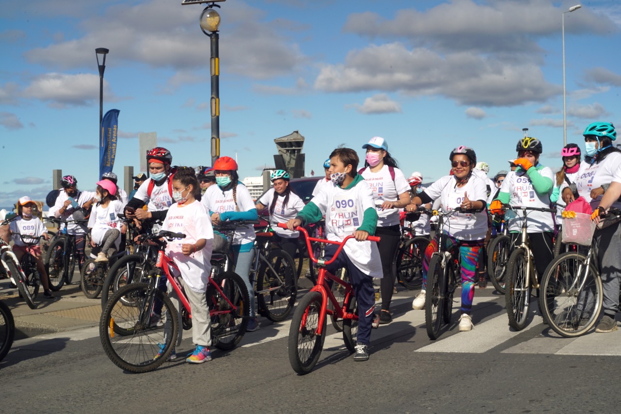 Más de 300 personas participaron en jornada deportiva por el Día Internacional de la Mujer
