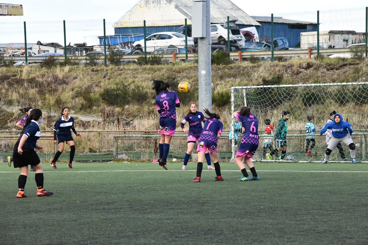 Más de 350 niñas y niños de Punta Arenas participan de Campeonato Municipal de Futbolito