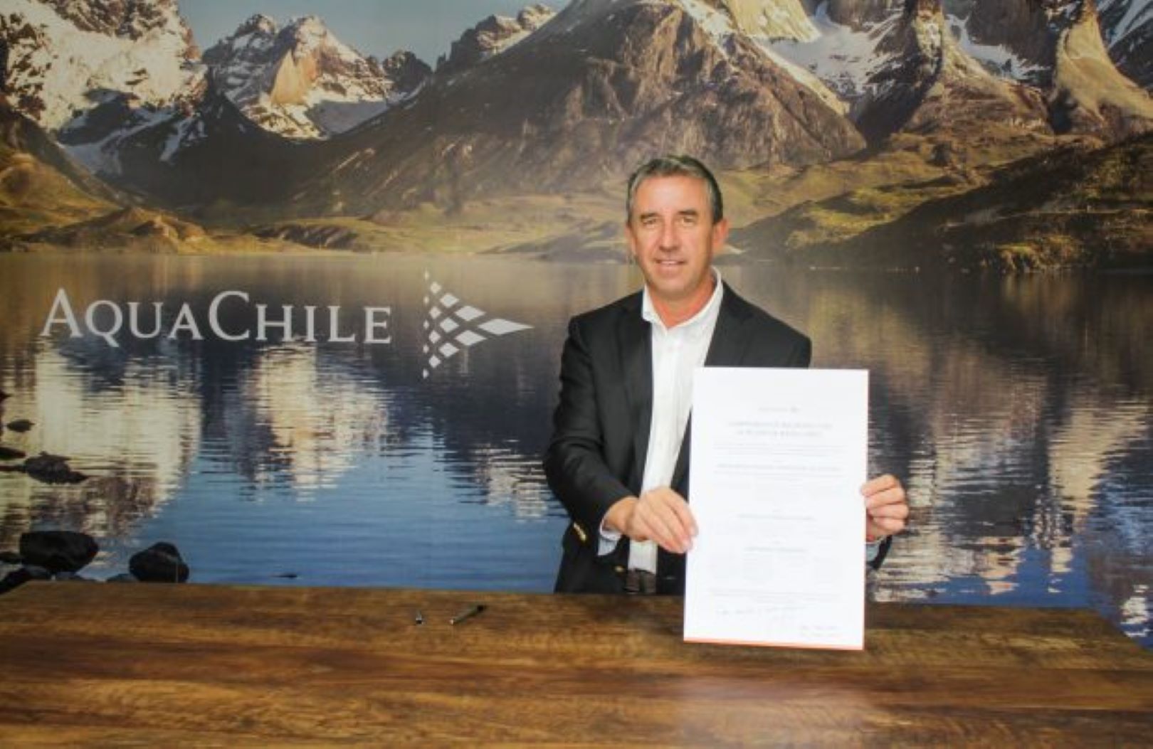 Hace un año, empresa salmonera AquaChile asumió compromiso con la región de Magallanes