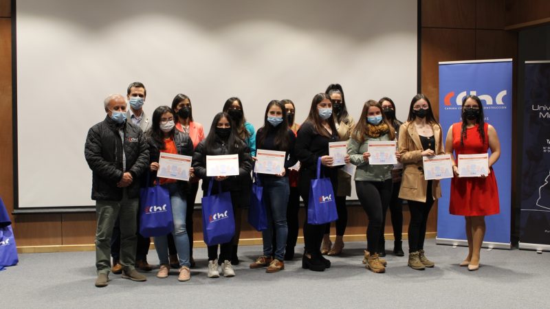 CChC Punta Arenas destaca a mujeres estudiantes de carreras del área de construcción en Magallanes