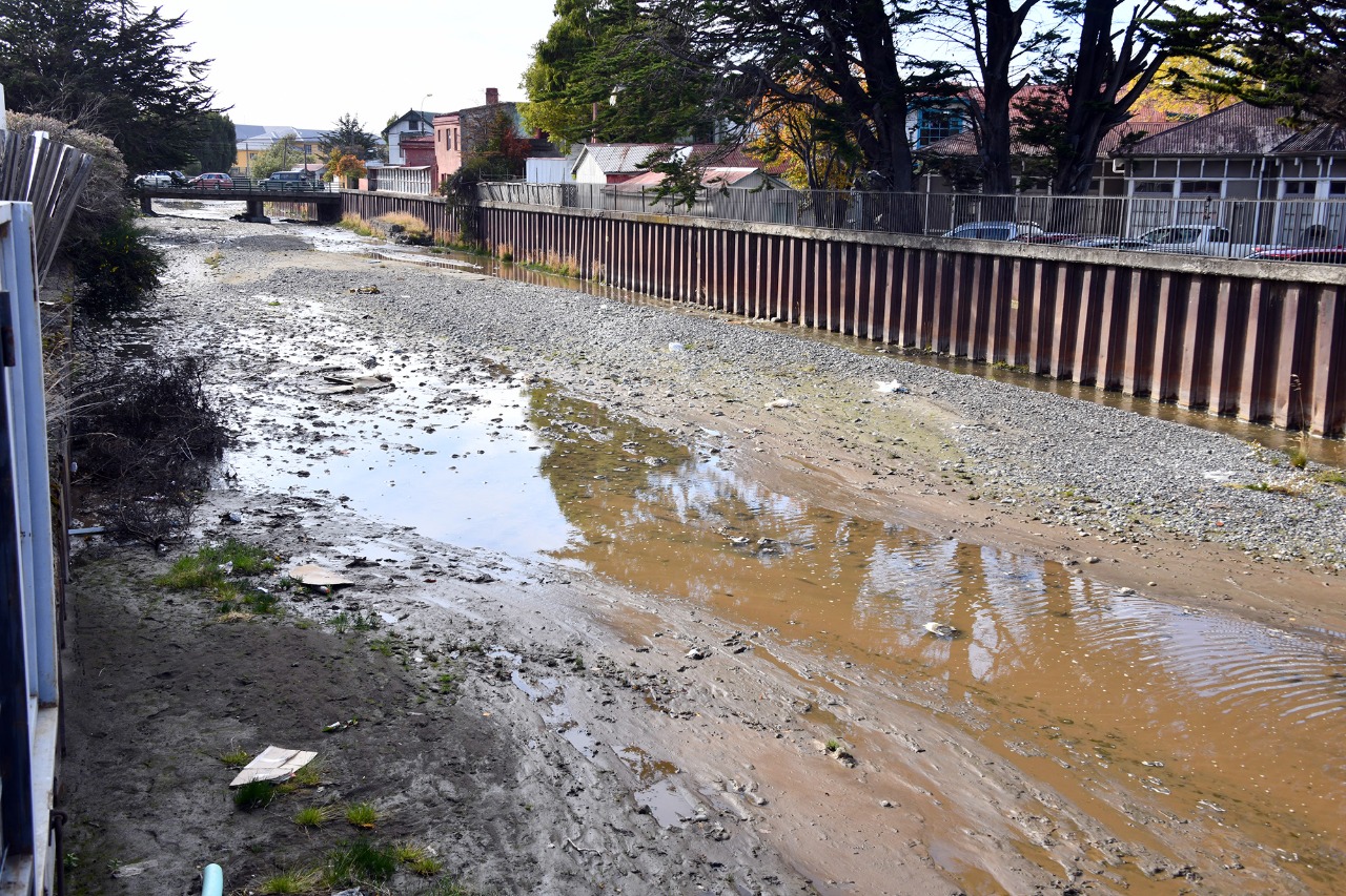 Municipalidad de Punta Arenas y Ejército realizarán limpieza preventiva del río de las Minas el 21 de marzo próximo