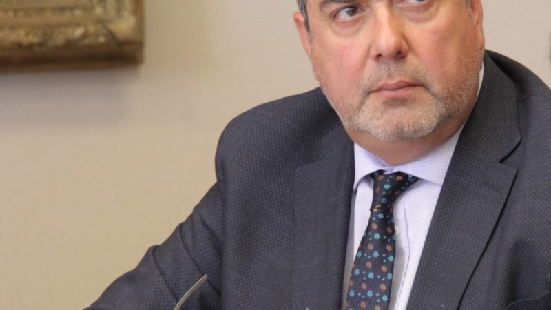 Senador Carlos Bianchi instó al Gobierno saliente y eventualmente al entrante dar respuesta y apoyo social a familias cuidadoras de adultos mayores dependientes