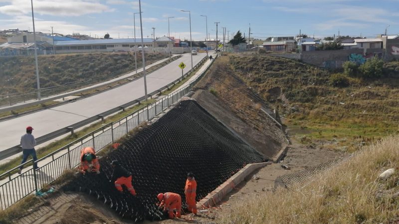 Serviu trabaja en la estabilización del talud de terraplén de Eusebio Lillo, en el sector sur de Punta Arenas