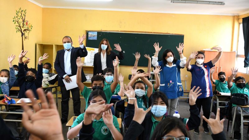 MINEDUC y MINSAL dan a conocer nuevas orientaciones sanitarias para el reencuentro de las comunidades educativas