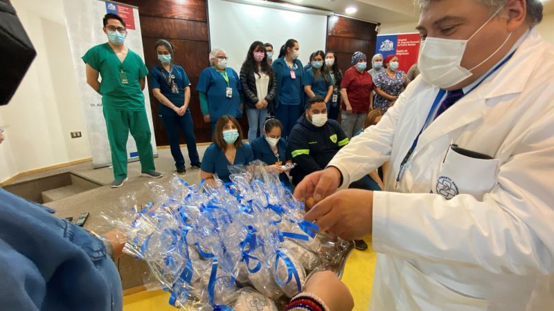 Hospital de Puerto Natales: destacan la importante labor del Auxiliar de Servicio en su día
