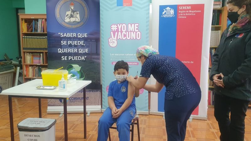 SEREMI de Salud dra. Francisca Sanfuentes destaca proceso de vacunación de escolares, en primera visita a Puerto Natales