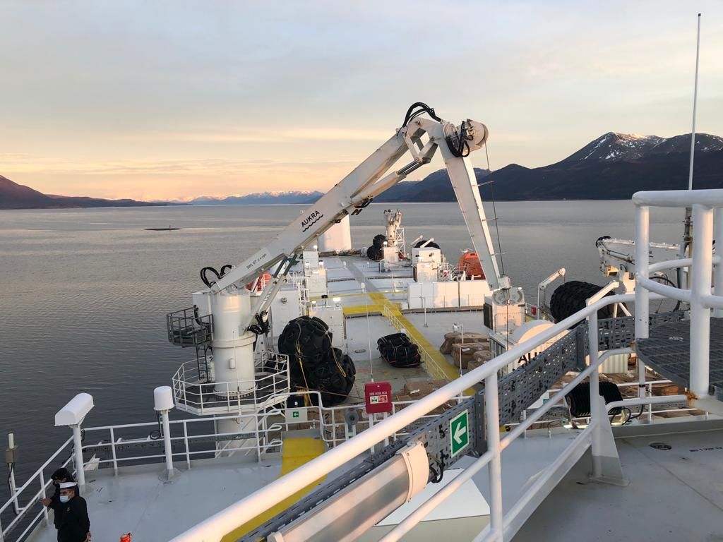 Sernapesca realiza fiscalización en Puerto Williams a motonave Antarctic Provider proveniente de aguas subantárticas