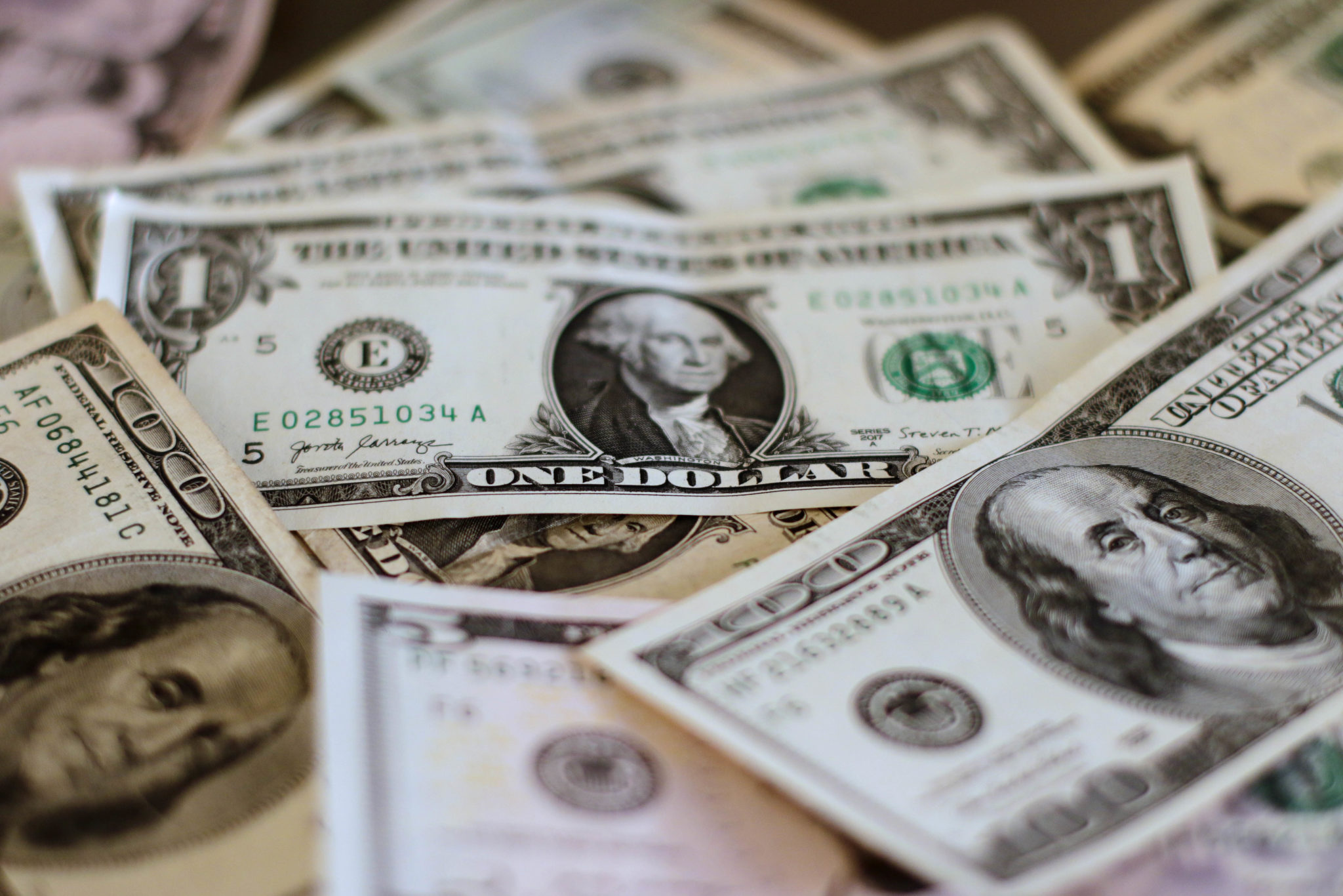 El dólar alcanzó los $ 834,32 este fin de semana