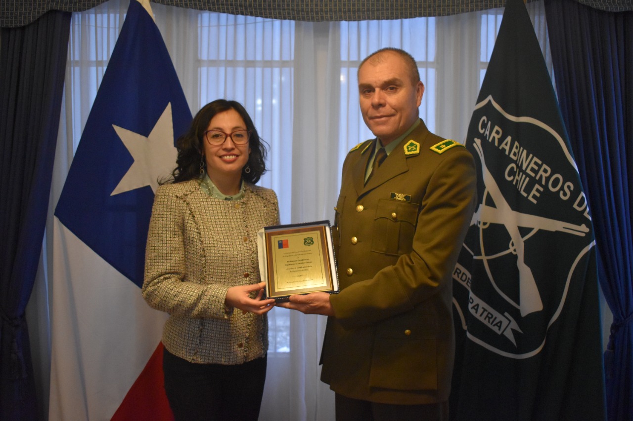 Delegada Presidencial saludó a Carabineros en contexto del mes aniversario de la institución policial