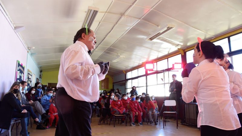 Agrupación de Amigos de los Ciegos, AGACI presenta obra de teatro inclusiva en Escuela de Barranco Amarillo de Punta Arenas