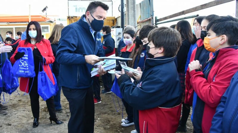 Con estudiantes de la Escuela 18 de Septiembre, Municipalidad de Punta Arenas conmemoró el Día Internacional del Libro