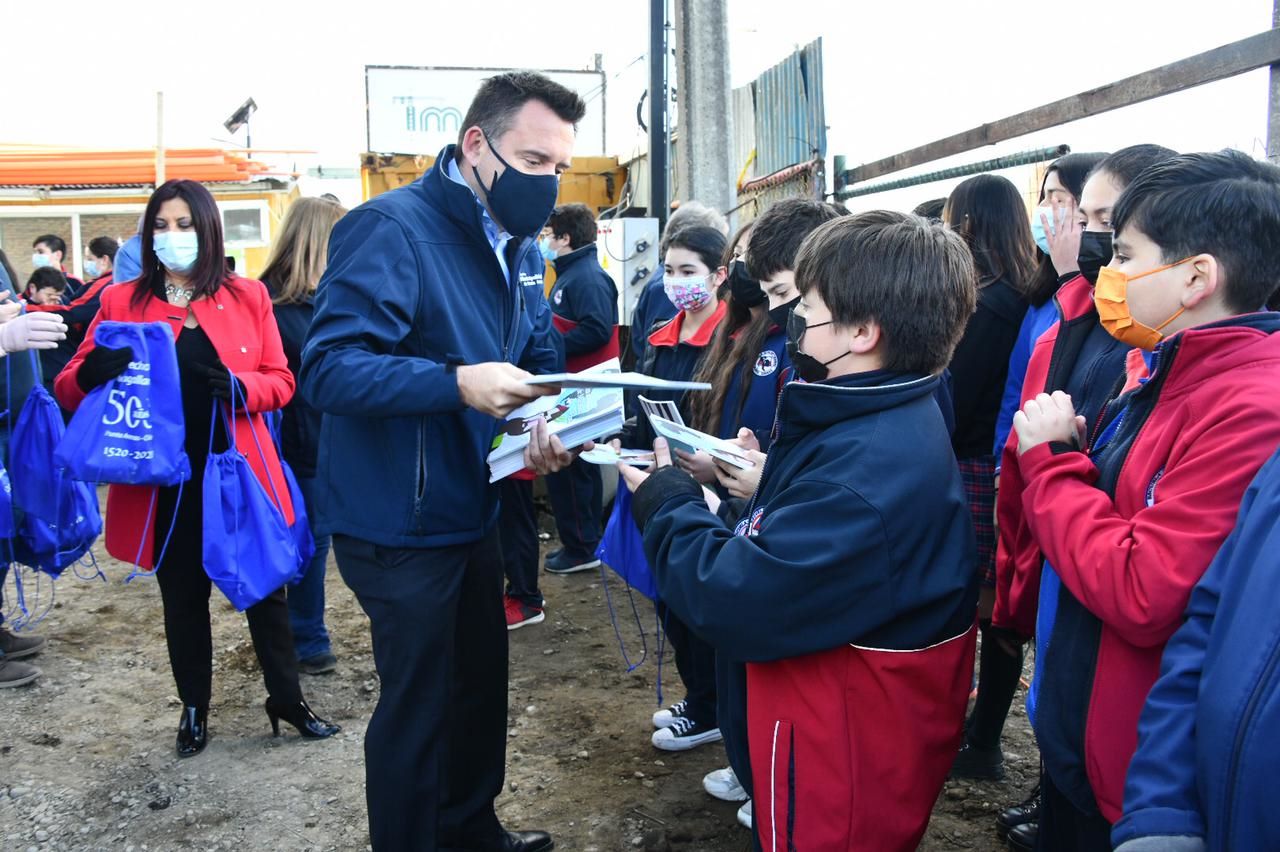 Con estudiantes de la Escuela 18 de Septiembre, Municipalidad de Punta Arenas conmemoró el Día Internacional del Libro