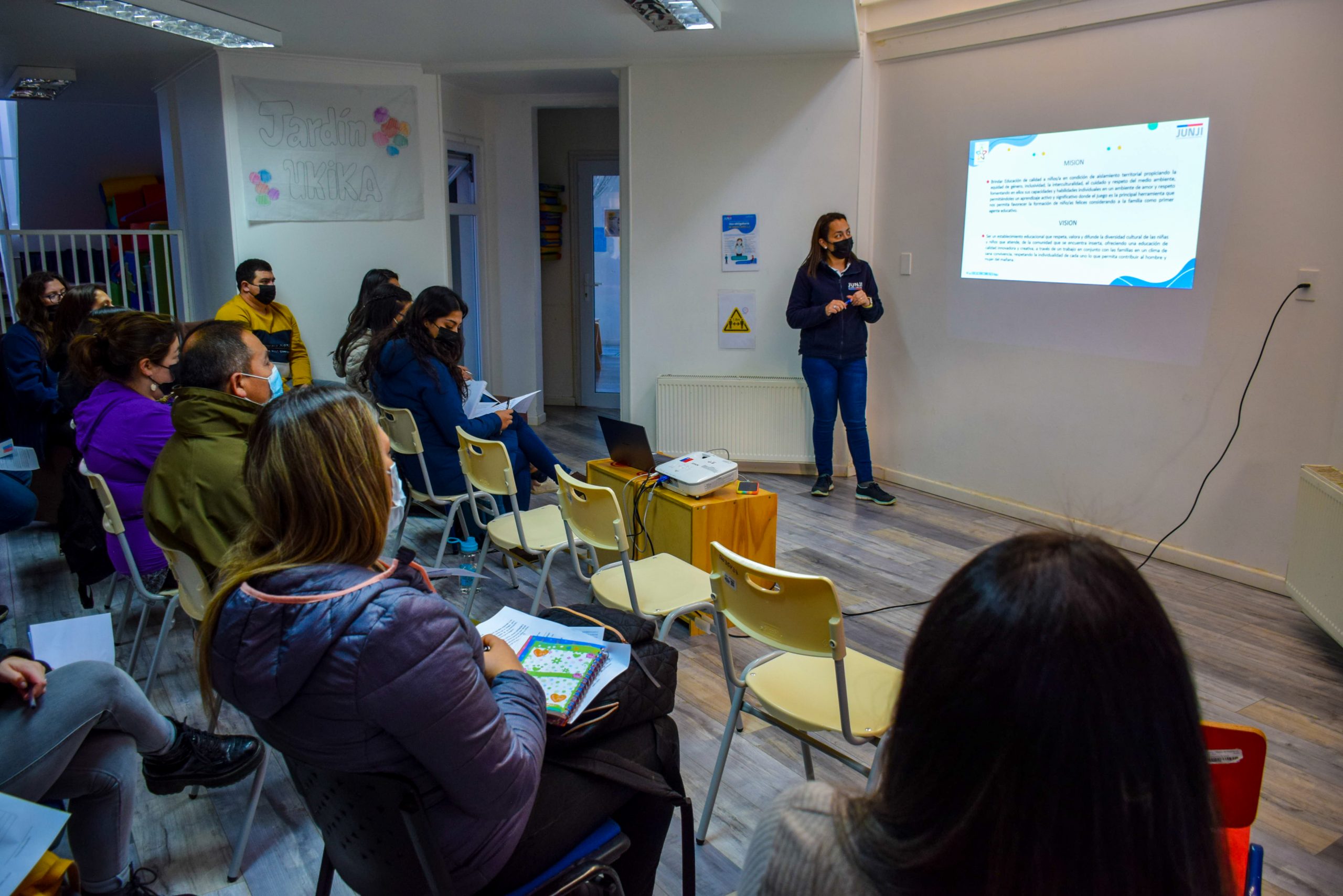 Delegada Muñoz participa en primera asamblea de comunidad educativa de Jardín Infantil Intercultural Ukika