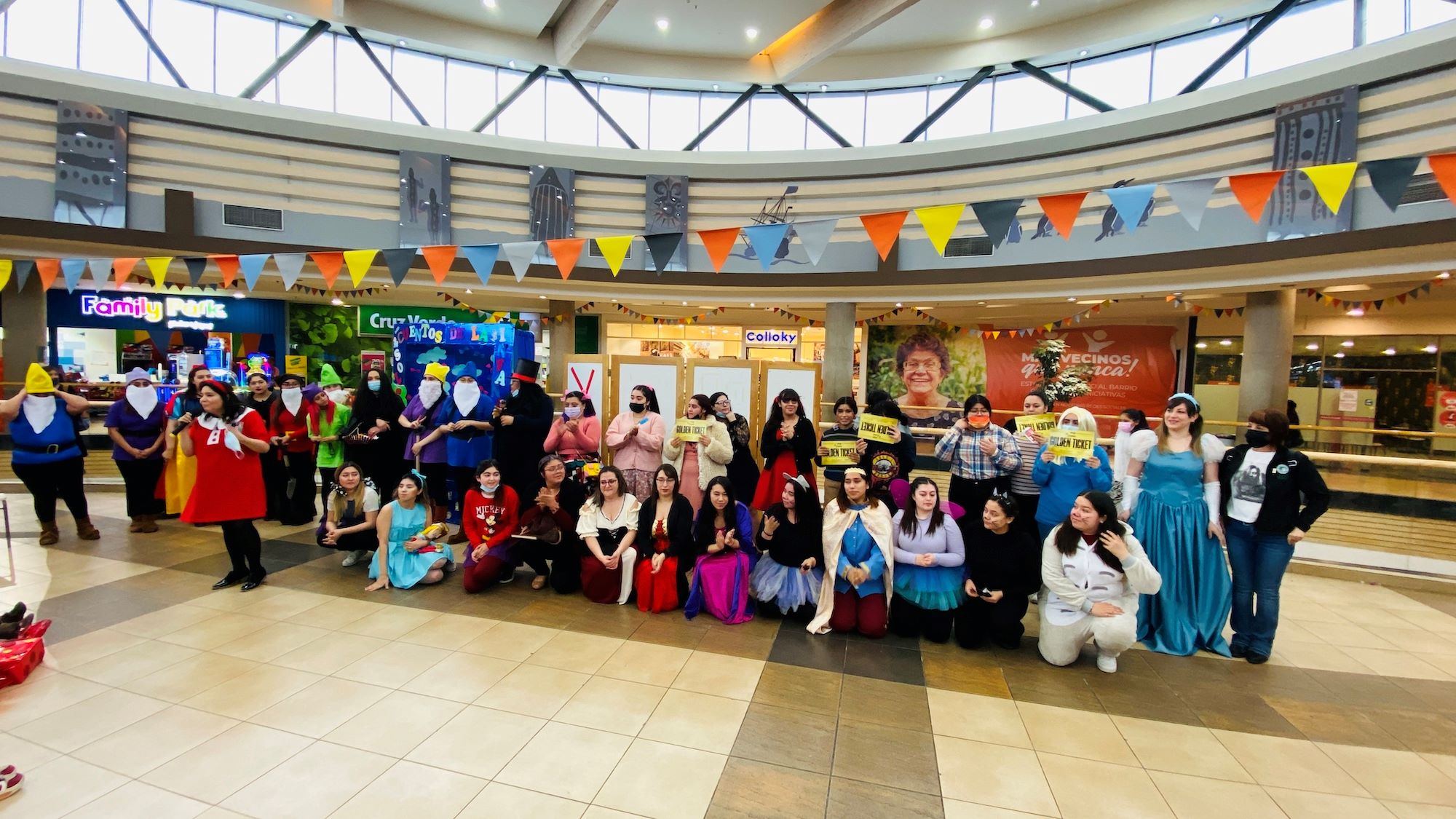 Instituto Santo Tomás conmemora Día Mundial del Libro con intervención artístico-cultural en Mall Pionero de Punta Arenas